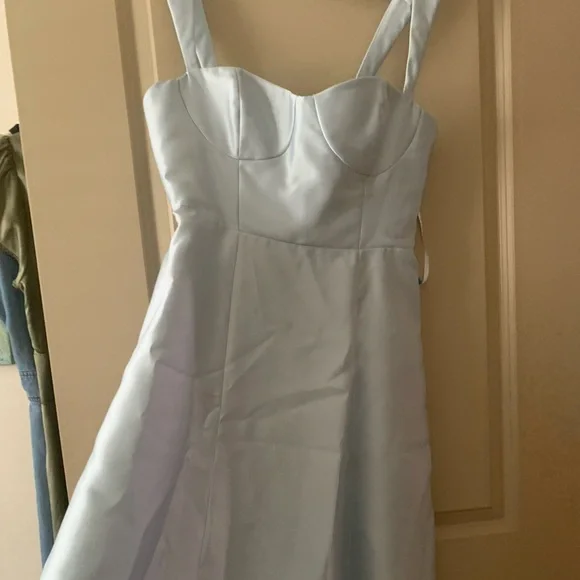 Elegant Blue Evening Gown - Picture 5 of 10